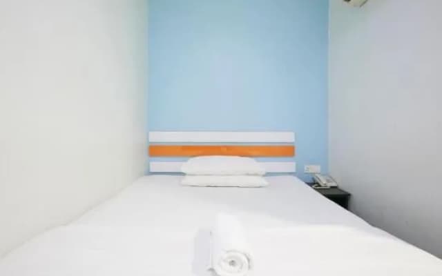 Oyo 992 Orange Hotel Kuala Pilah - photo 2