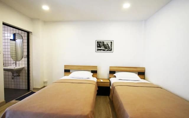 398 Hostel - photo 2
