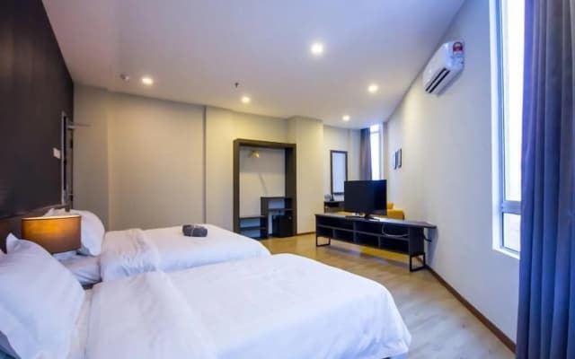 OMG Hotel - photo 2