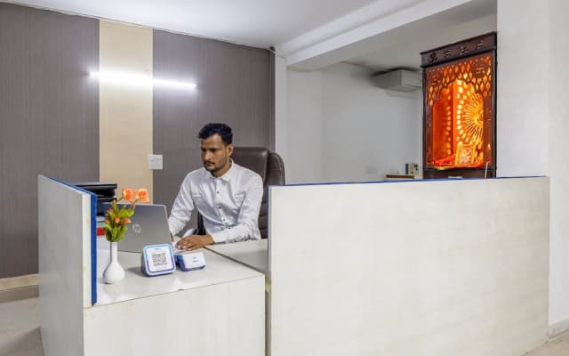 Yashobhoomi Suites near Yashobhoomi Convention Centre - photo 5