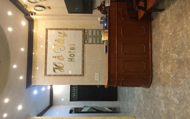 Ho Tay Hotel - photo 2
