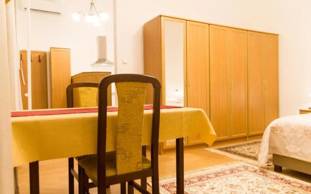 Authentic Klauzal Apartment - photo 2