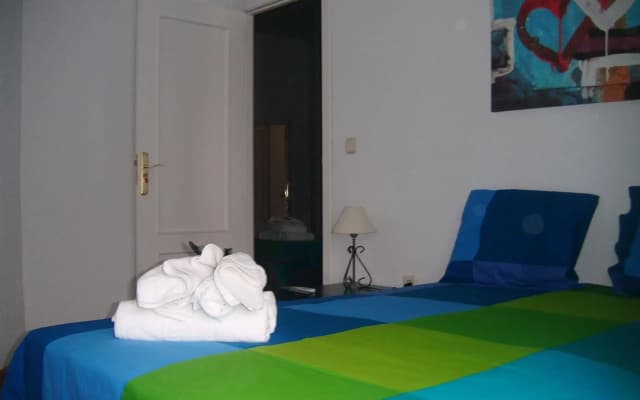 Puerta del Sol Rooms - photo 2