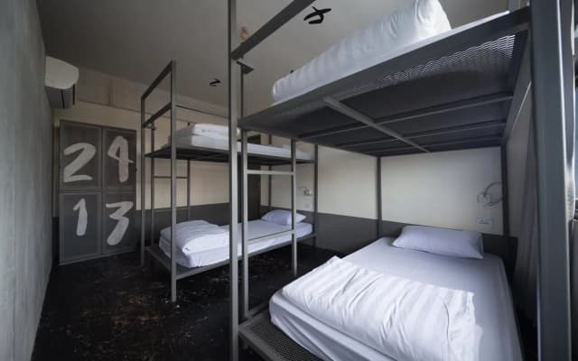 Thunder Bird Hostel - photo 4