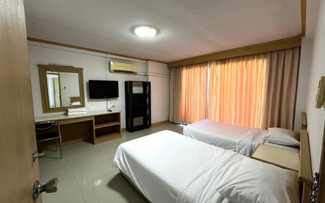 Garden Paradise Hotel & Serviced Apartment - photo 4