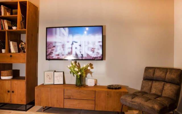 Central Comfy Modern Flat 2 bedrooms 2 bathrooms - photo 3
