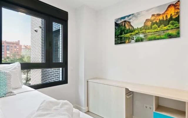 Stunning 2 Bed Apt, Sleeps 6 nr Adelfas - photo 5