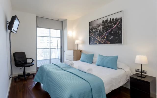 Unique Rentals - Seafront Lux Suite - photo 3