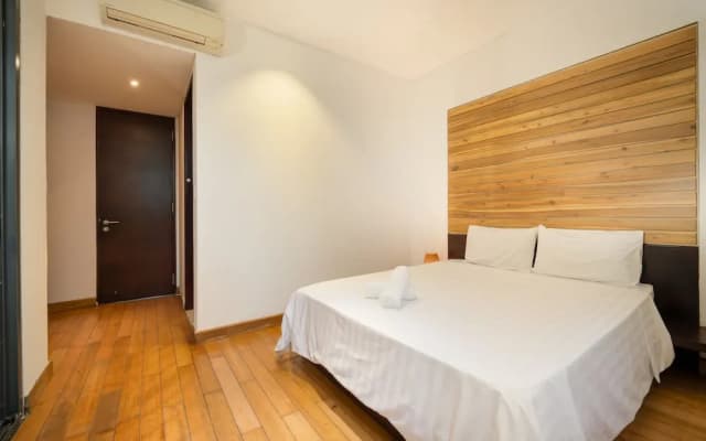 T P Deluxe Villa - photo 2