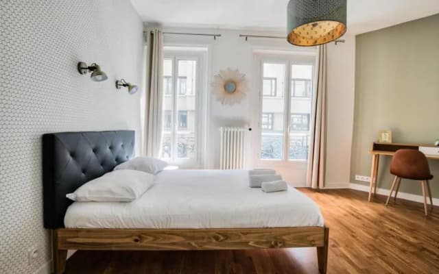 Appartement Lumineux proche de Saint-Lazare - 8P - photo 4