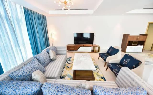 Waterfront Hotel and Apartment - photo 3