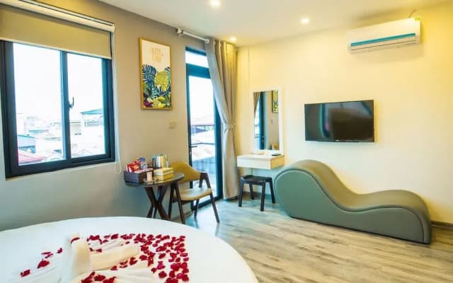 Golden hotel - photo 2