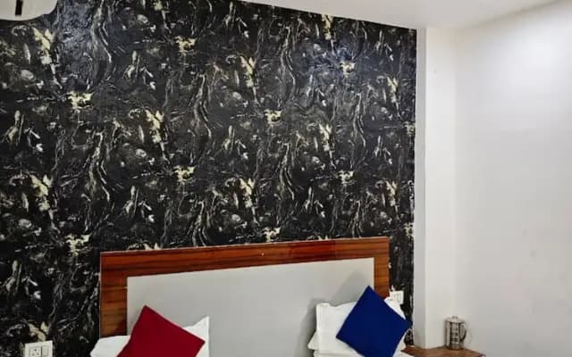 Hotel Sai Sharnam - photo 4