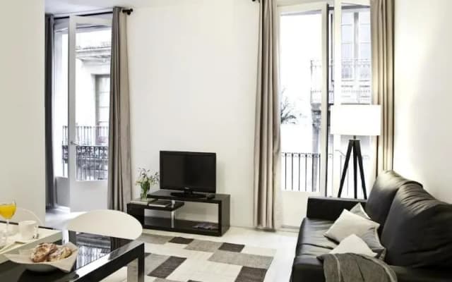 AinB Gothic Cathedral Apartments - photo 4