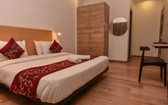Hotel Red Saffron - photo 5