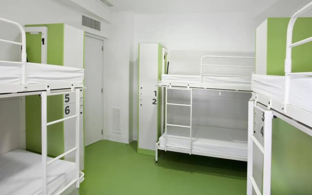 Sant Jordi Hostels Gracia - photo 4