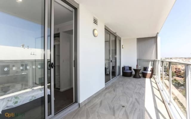 Modern, Spacious Apt@liverpool With Incredible Views - photo 5