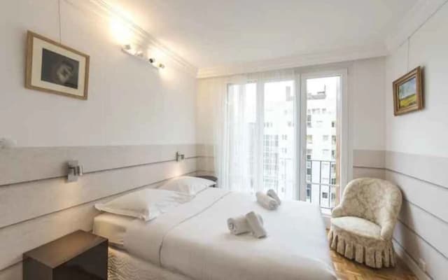 Apartment near Pont de Grenelle - photo 4