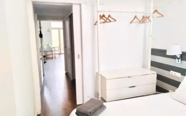 Stylish Modern Gracia Apartment 2A - photo 3