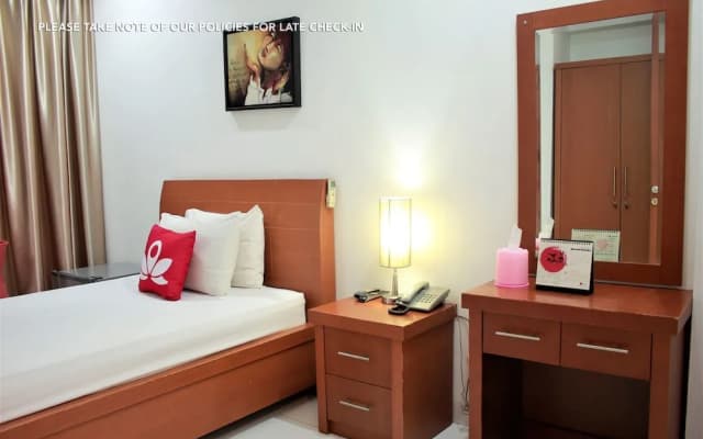 ZEN Rooms Setiabudi 15 - photo 4