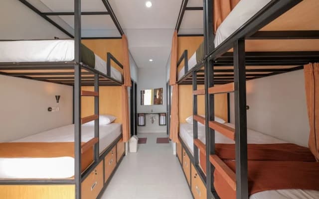 Canggu Castle - Hostel - photo 4