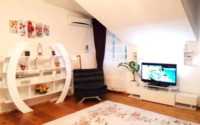 Karin House - photo 4