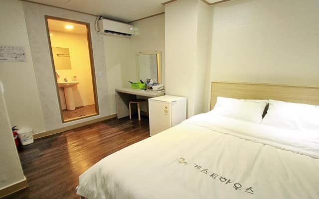Eel Guest House - photo 4