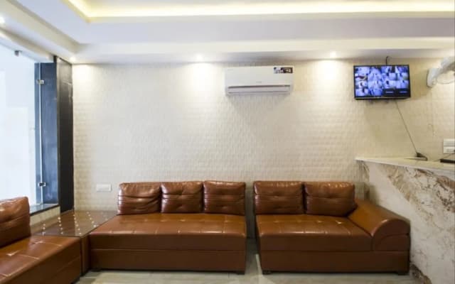 Hotel Iconic Plaza - photo 2