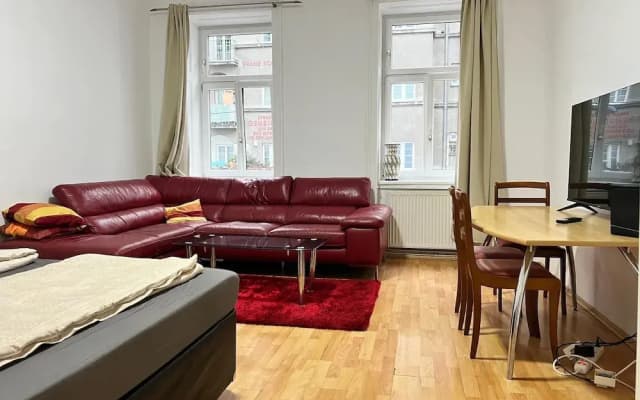 Cozy 2BR Apartment Near Danube River - photo 3