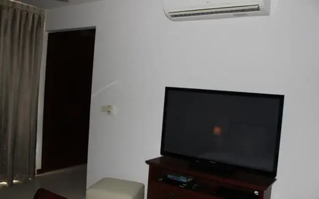 Brand New 3 Bedrooms Townhouse - photo 4
