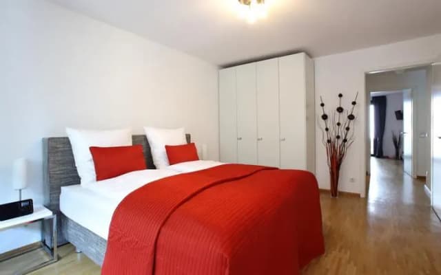 Voltaire Apartments - photo 4