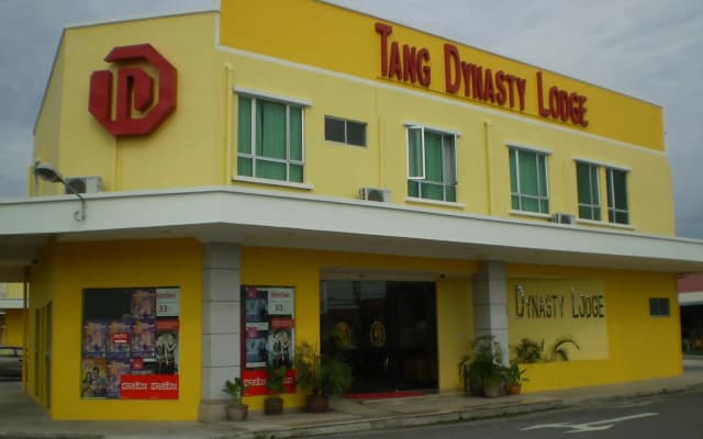 Tang Dynasty Lodge Tuaran - photo 3