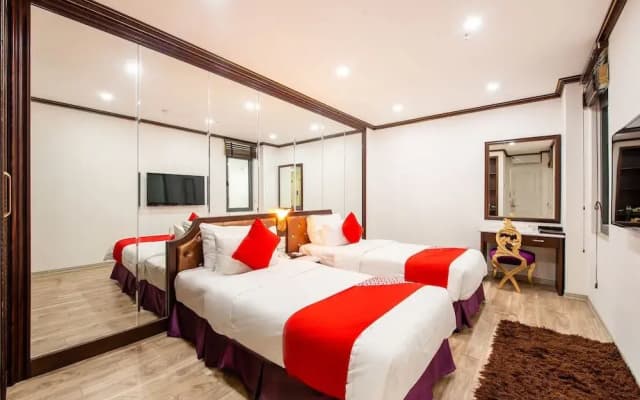 OYO 348 Suji Hotel - photo 4