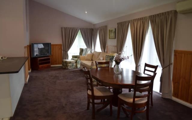 Twin Springs Bed & Breakfast - photo 3