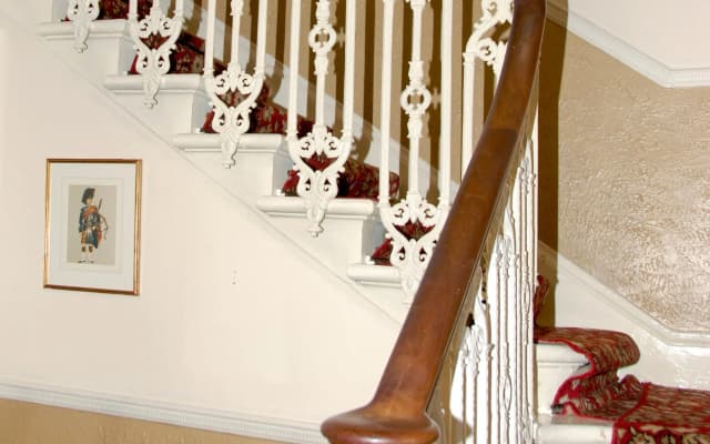 The Guards Hotel - photo 3