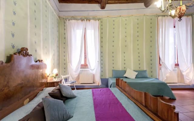 Rhome Apartments - photo 2