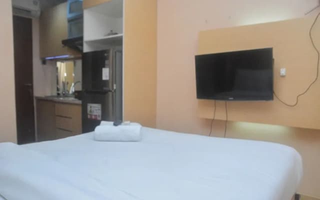 Fancy And Nice Studio At Tifolia Apartment - photo 4