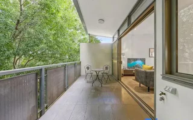 Rooftop 2 Bed Apt With Terrace at Newtown - photo 4