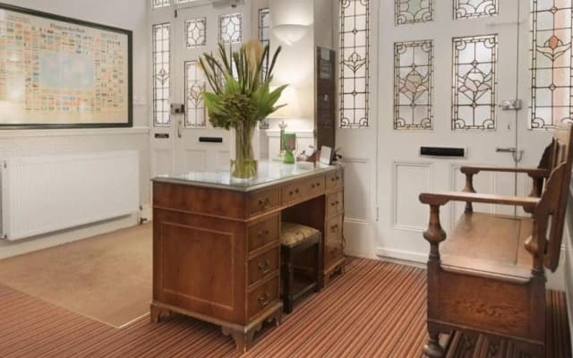 Brook Hotel - photo 2