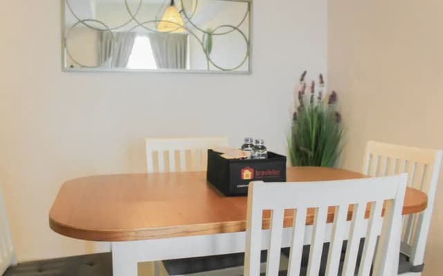Comfortable 2BR Apartment at H Residence - photo 5