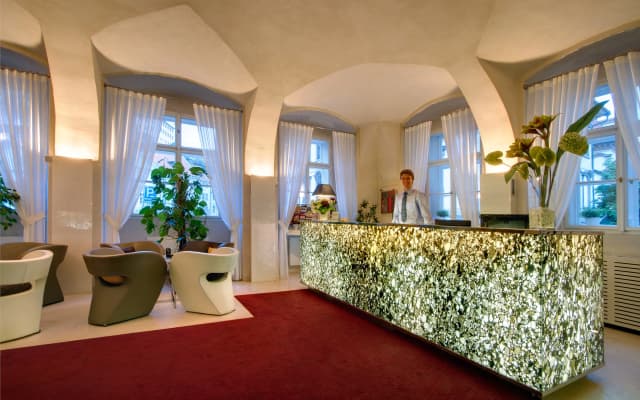 Hotel Three Storks - photo 2