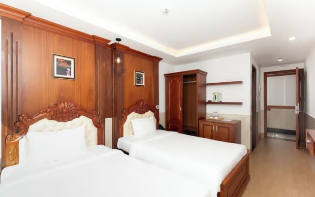 Quan Cuong Hotel - photo 2