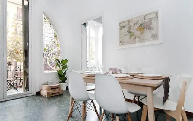BCN Aveneu Apartments - photo 3