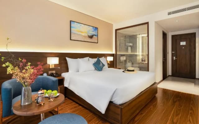 Canvas Danang Beach Hotel - photo 3