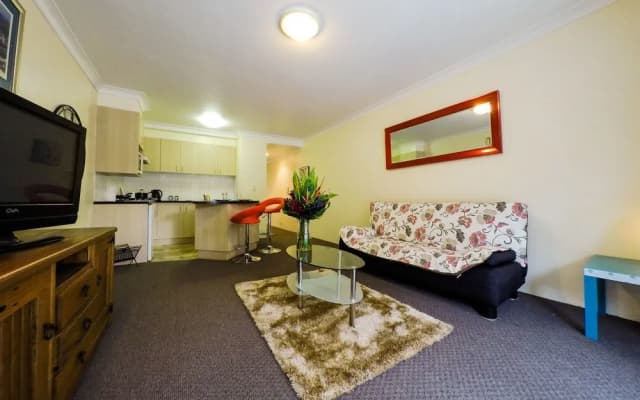 Pittwater Apartments - photo 3