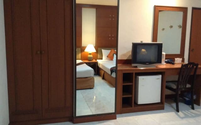 SEATEL Phuket Patong Beach - photo 4