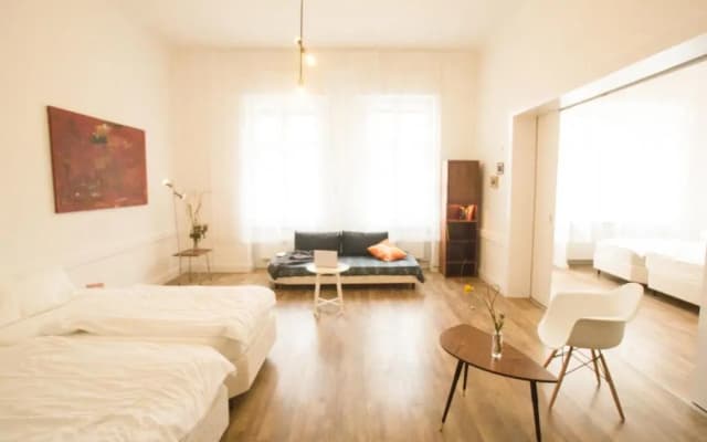 Central , 3 Rooms in Frankfurter Tor - photo 4