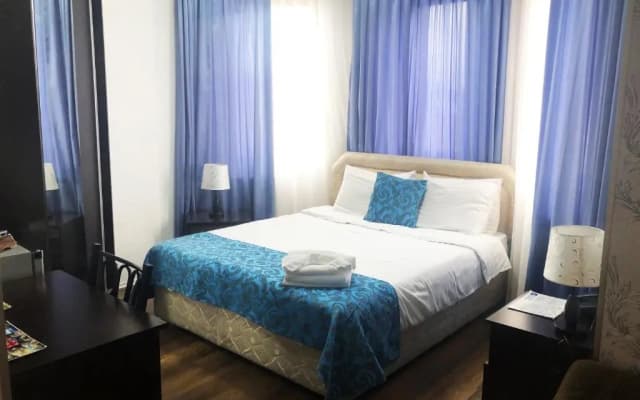 AIA Hotel - photo 2