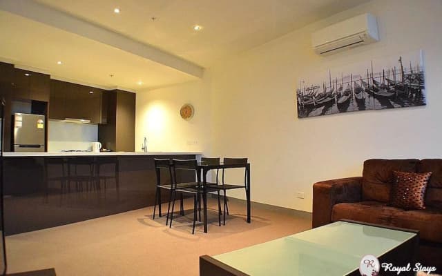Luxury Apartments by Royal Stays - photo 2