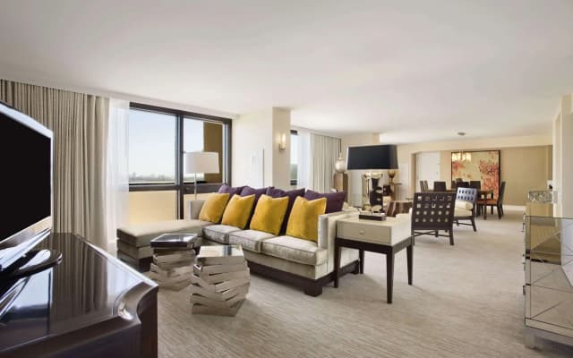 Hilton Miami Airport Blue Lagoon - photo 5